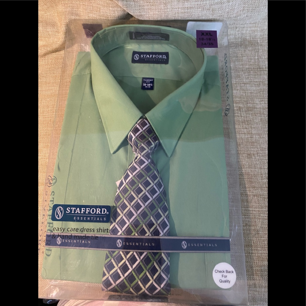 Stafford Essentials Men’s Dress Shirt With Tie
